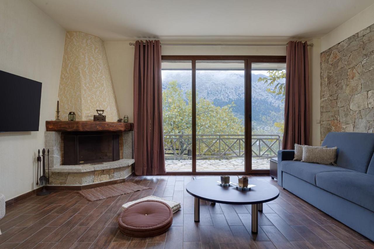 Parnassus Dreamwood Chalet Eptálofos Екстериор снимка